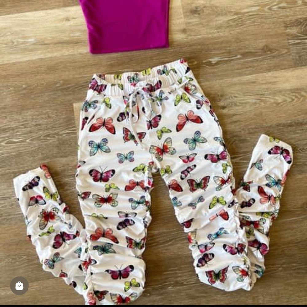 Baddieville butterfly scrunch pants